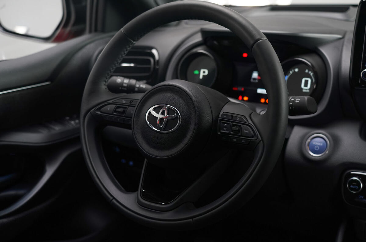 Toyota Yaris 2019 official studio - steering wheel