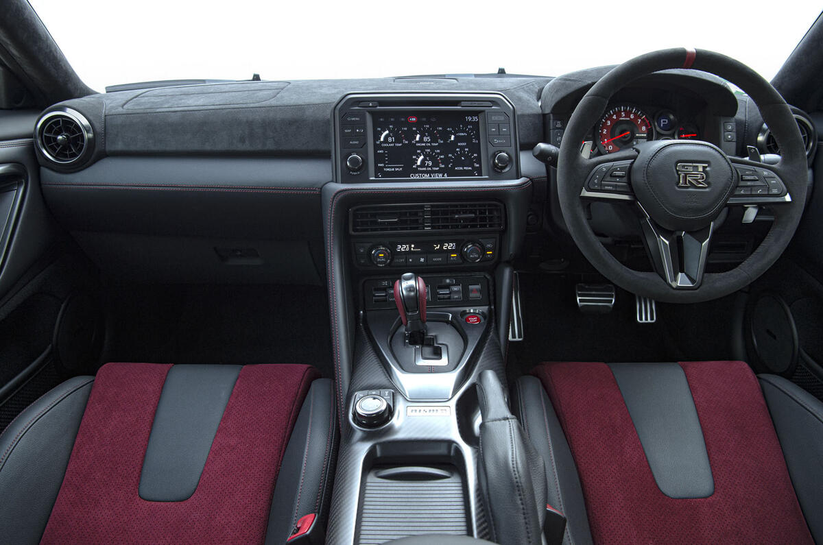 Nissan GT-R Nismo 2020 official reveal - dashboard