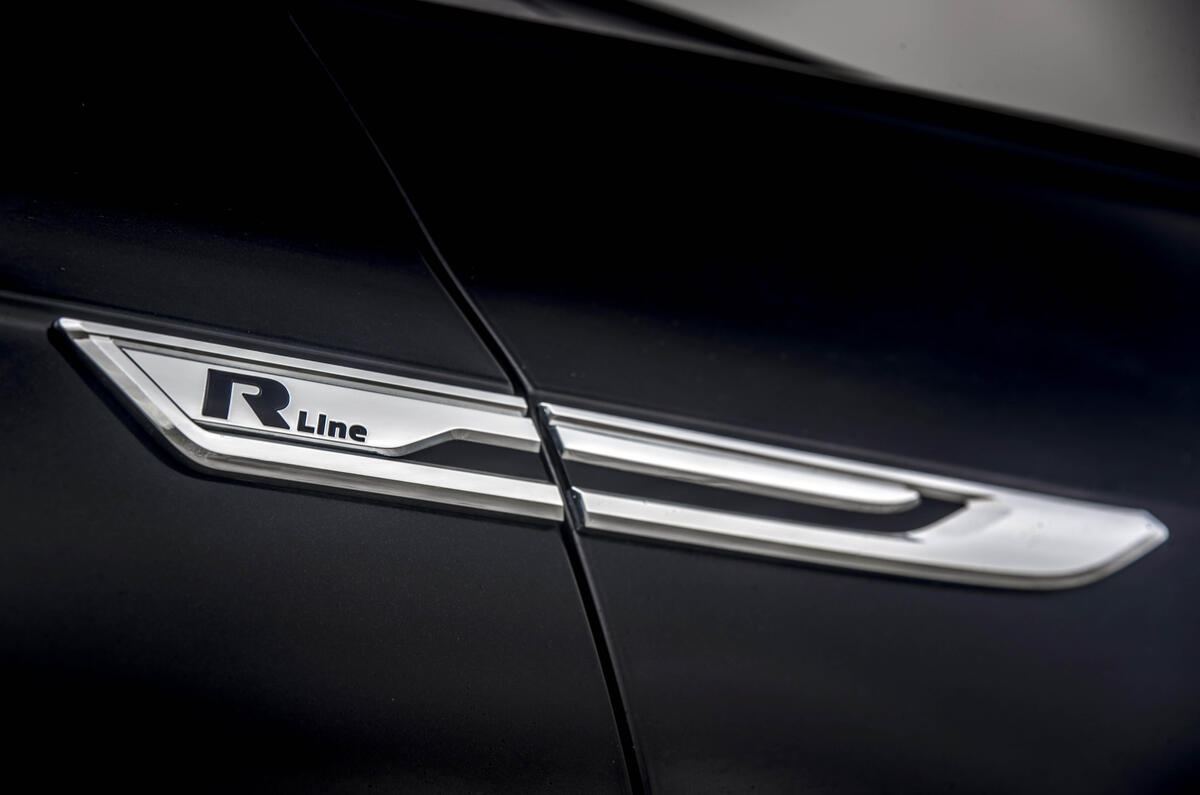 VW Touareg Black Edition