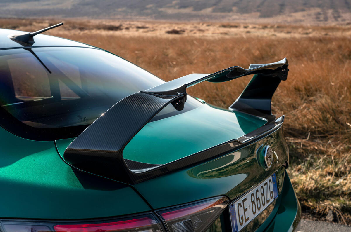 9 Alfa Romeo Giulia GTAm 2021 FD spoiler