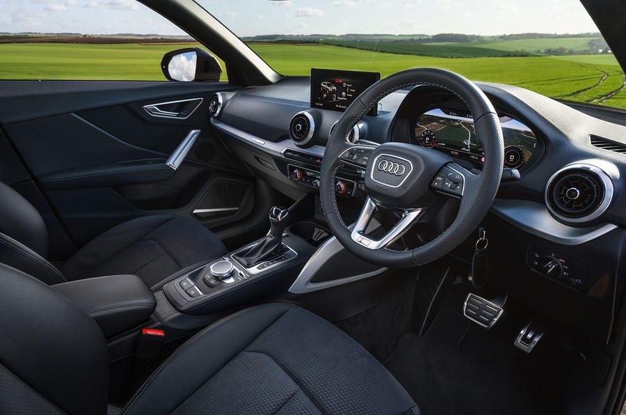 Audi Q2 35 TFSI Sport 2020 : premier bilan de conduite au Royaume-Uni - cabine