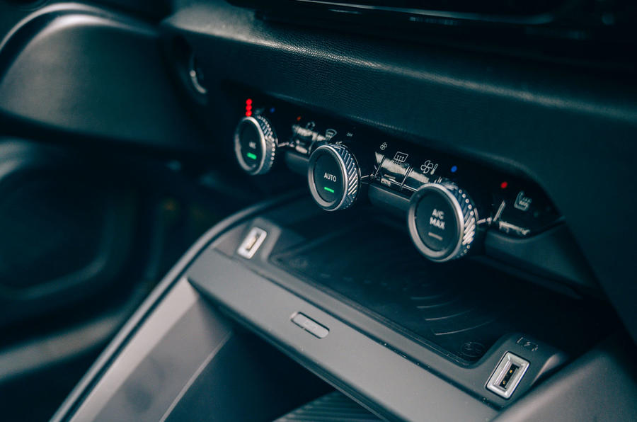 Citroën C4 Puretech 2021 UE (LHD) : premier examen de la conduite - climatisation