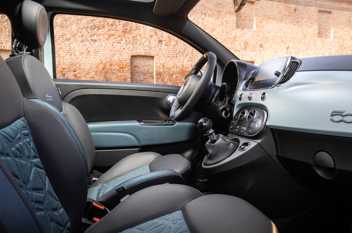 Fiat 500 Hybrid 2020 first drive review - cabin