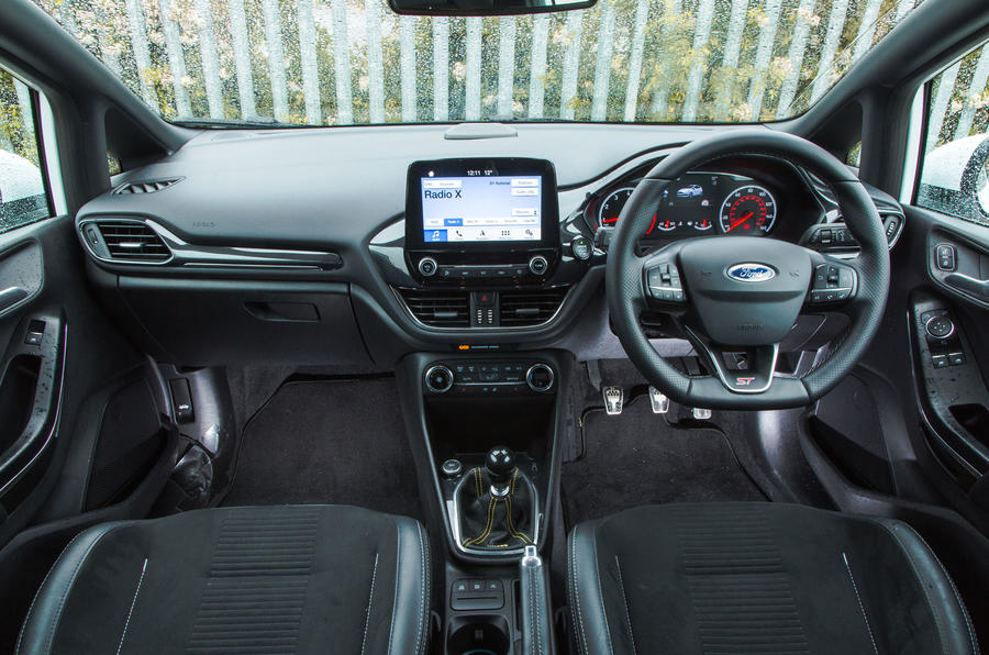 Ford Fiesta ST Mountune m235 2020 : premier bilan de conduite - cabine
