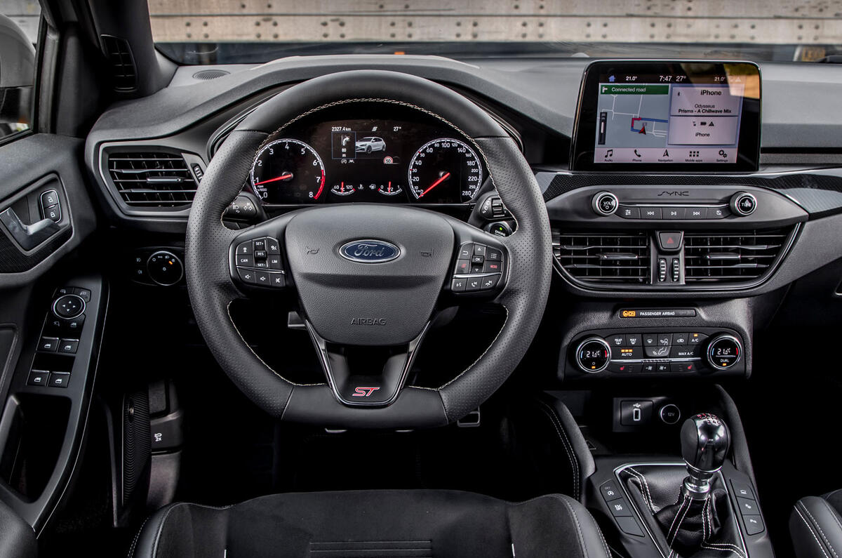 Ford Focus ST 2019 first drive review - dashboard