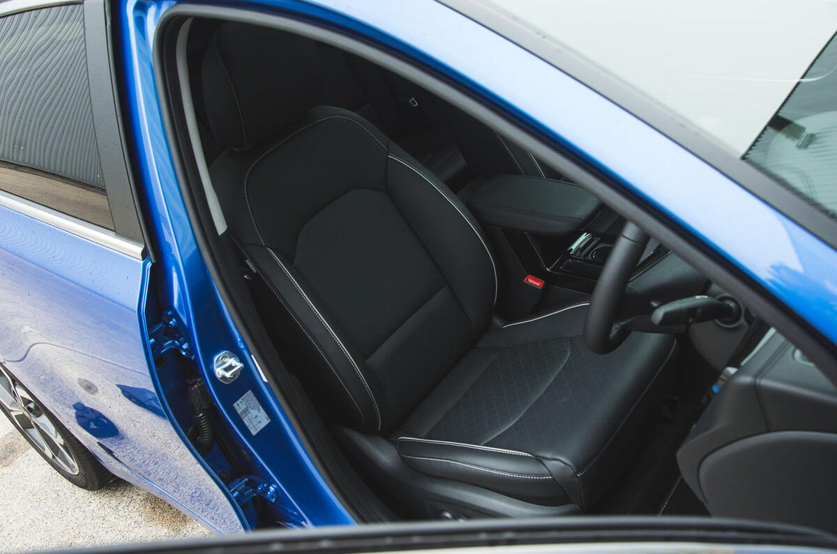Kia Ceed 2018 Äánh giá dà i hạn - ghế trưá»c