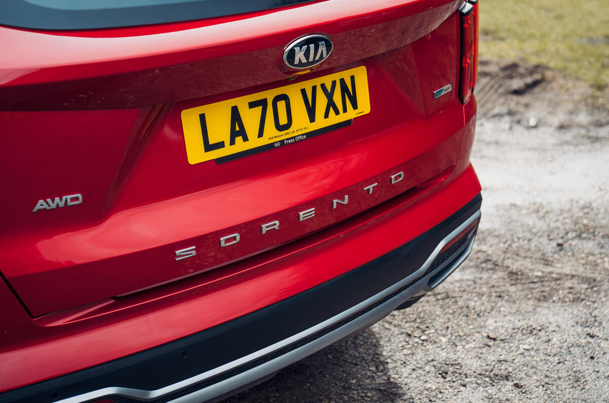 9 Kia Sorento PHEV 2021 UK first drive review rear bumper