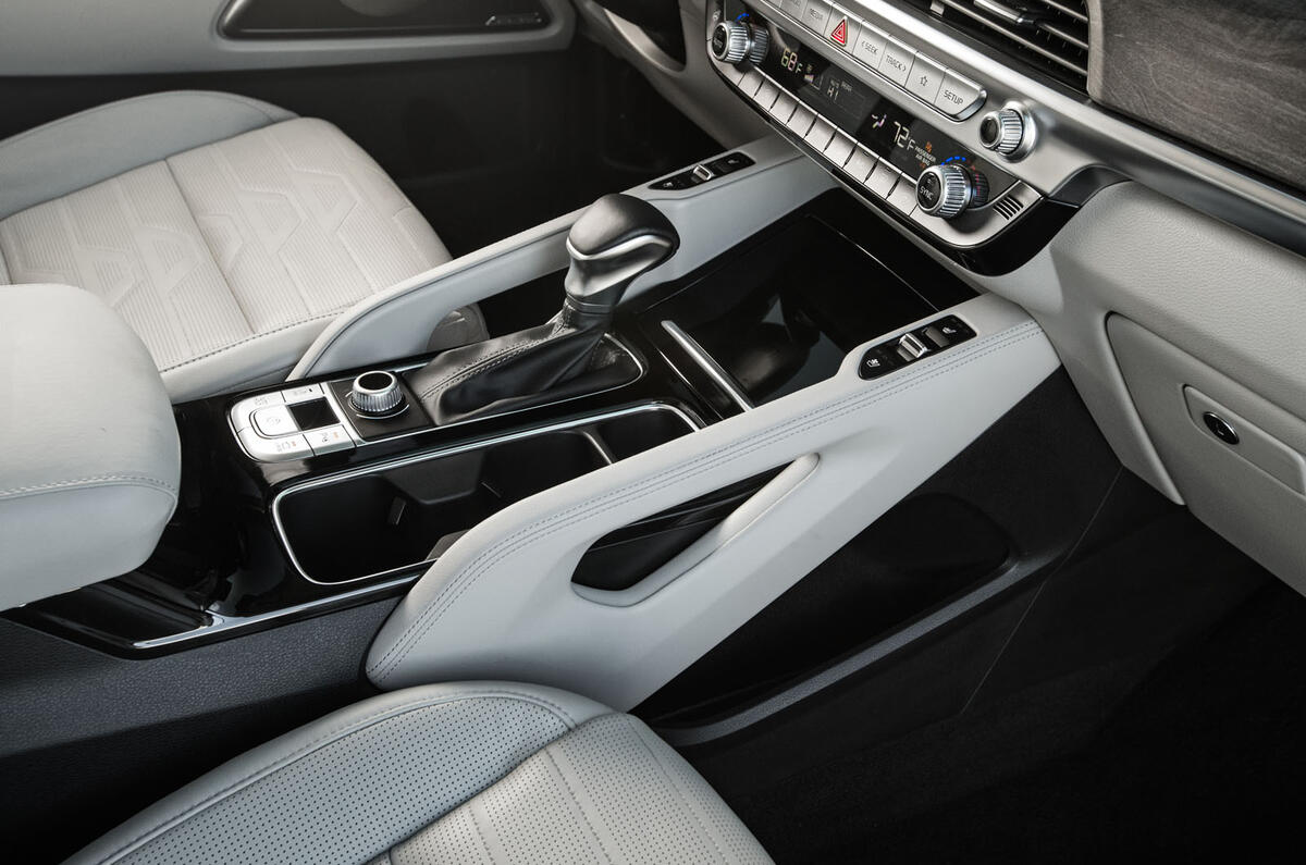 Kia Telluride 2019 first drive review - centre console