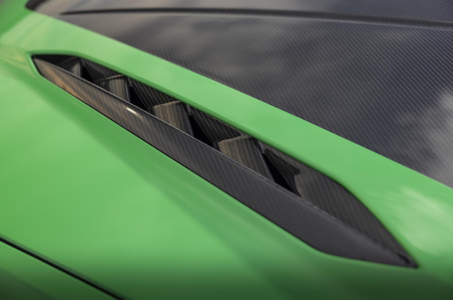 Ventilation du capot de la Lamborghini Urus Performante