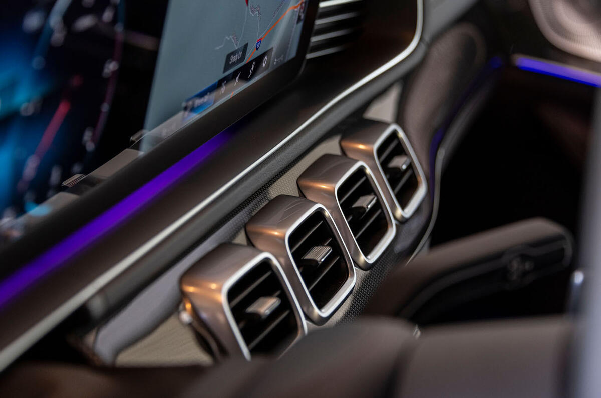 Mercedes-Benz GLS 400D 2019 first drive review - climate control vents