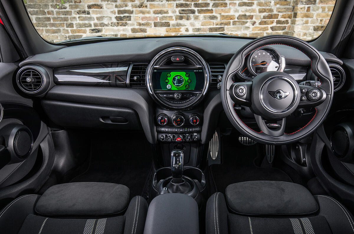 Mini Cooper 5dr 2018 Uk Review Autocar
