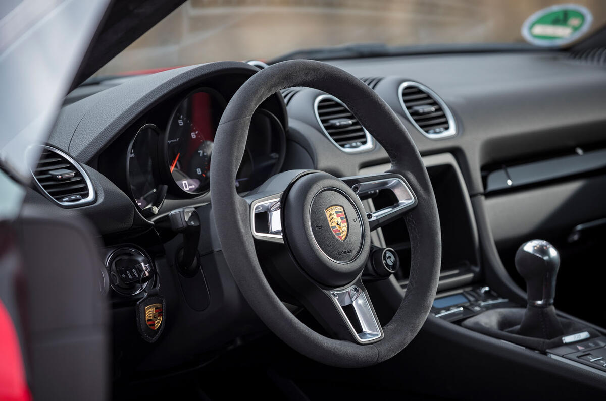 Porsche Cayman T 2019 first drive review - steering wheel