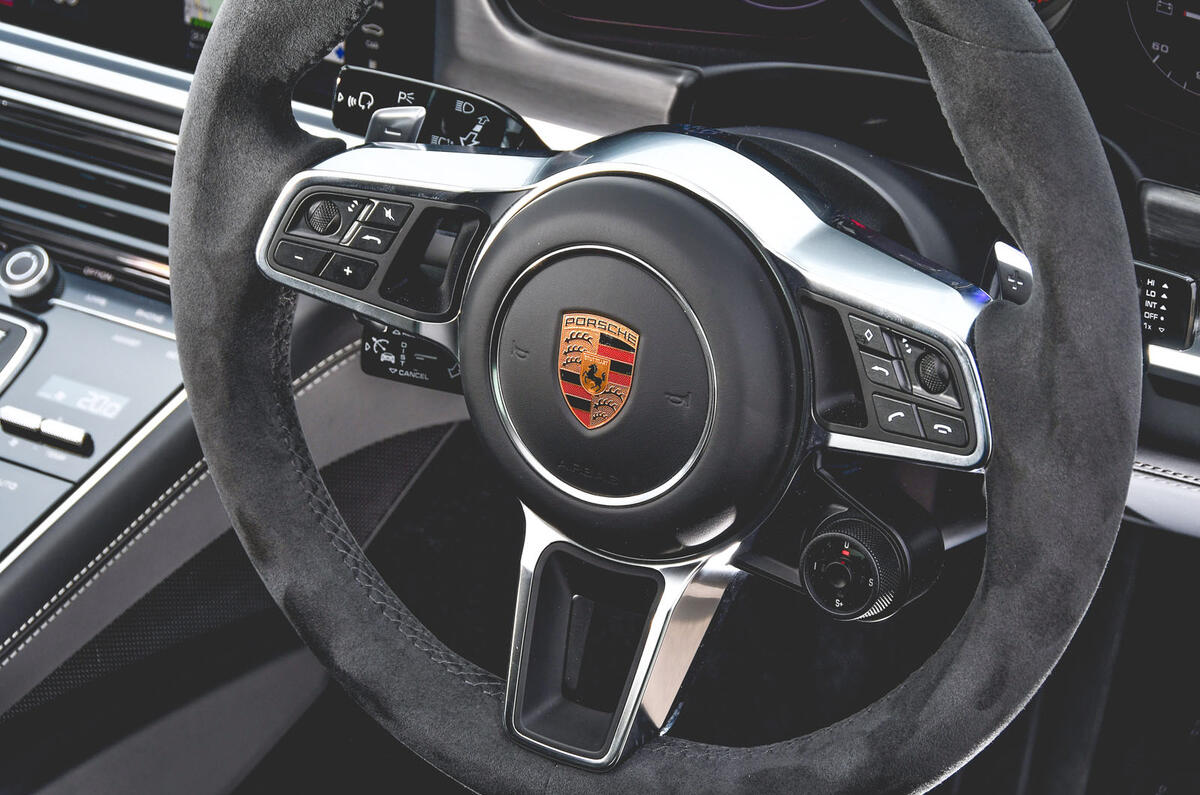 Porsche Panamera GTS 2019 UK first drive review - steering wheel