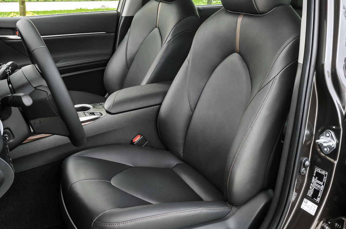 Toyota Camry 2019 European first drive review - front seats