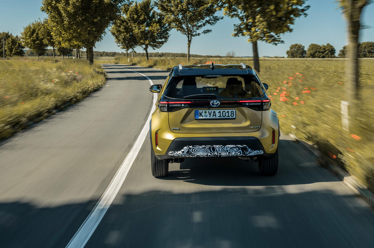 9 Toyota Yaris Cross 2021 UE LHD préprogrammée pour le suivi arrière