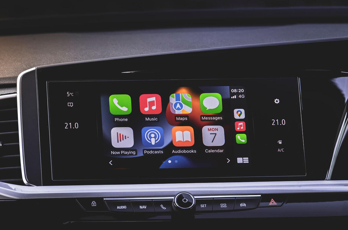 Vauxhall Grandland Ultimate (Elite) 130PS Essence Auto Bleu Cobalt Apple Carplay