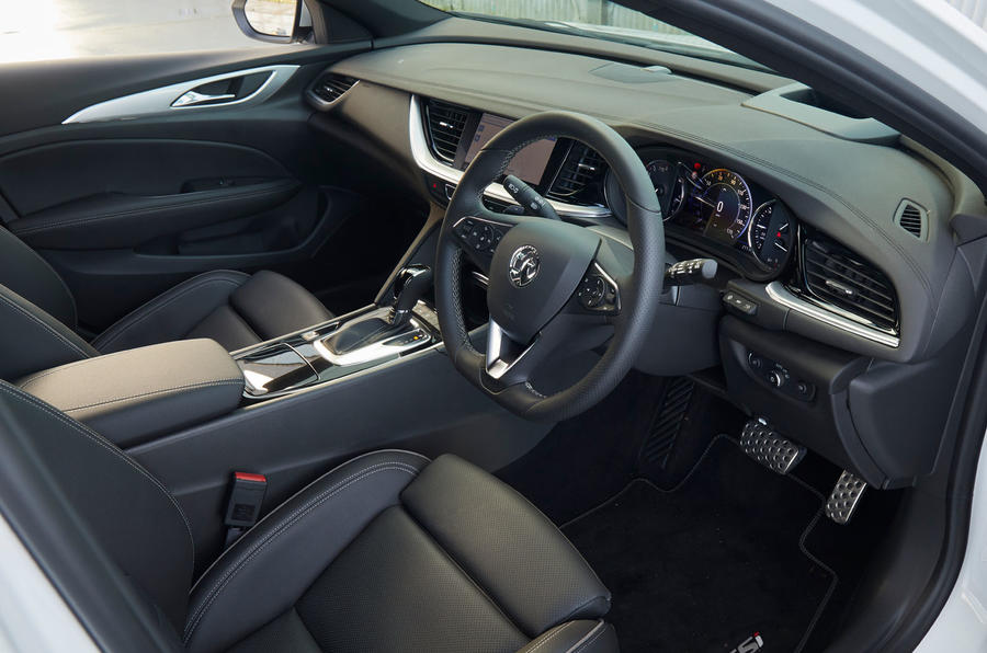 9 Vauxhall Insignia GSI 2021 Première cabine d'examen de conduite au Royaume-Uni