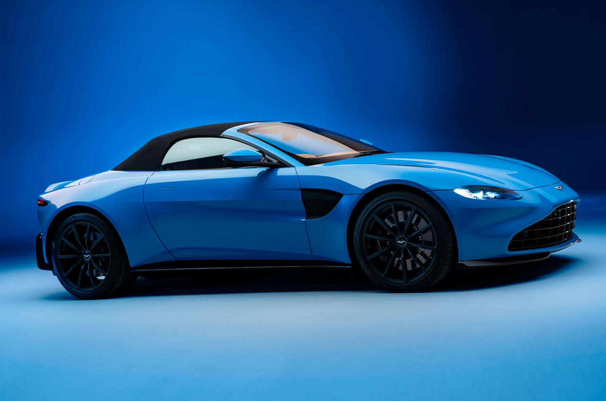 Aston Martin Vantage Roadster 2020 - official press images - roof up