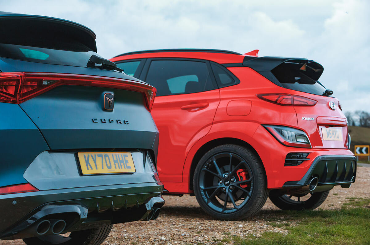91 Cupra Formentor vs Hyundai Kona N 2022 exhausts