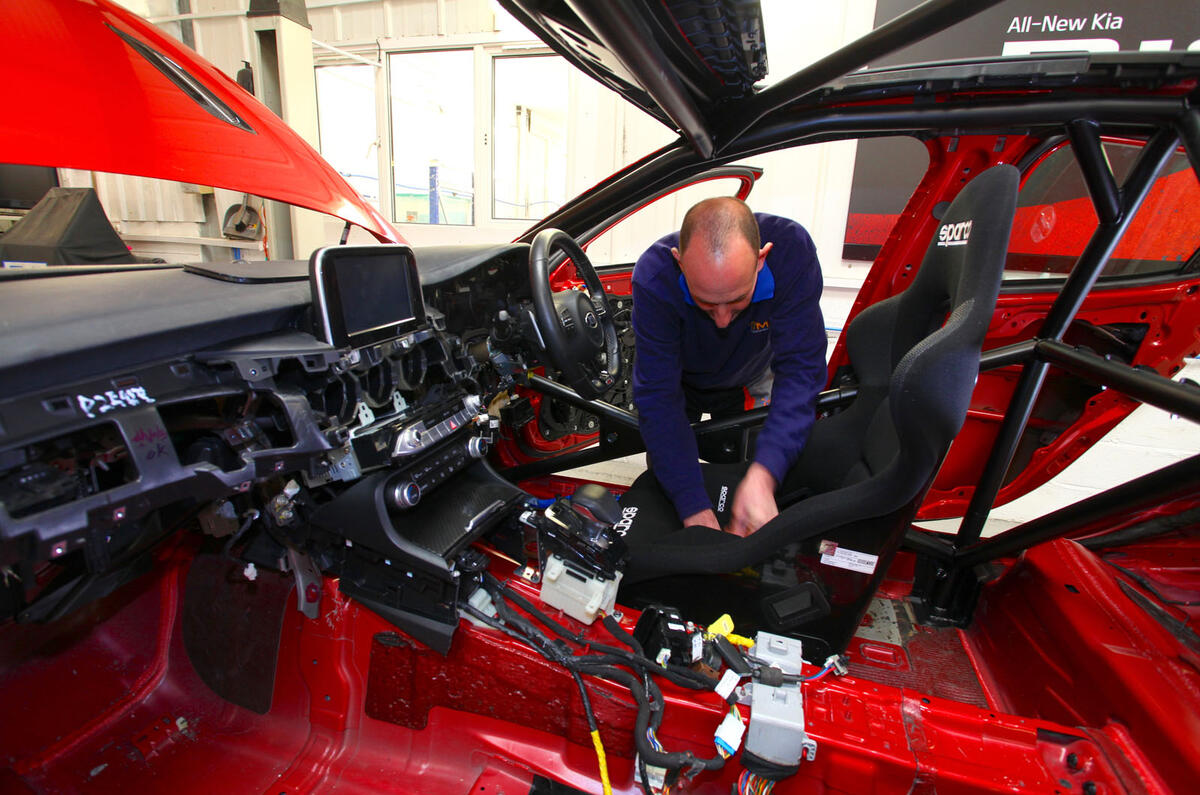 99 Kia Stinger GT420 racer - seat