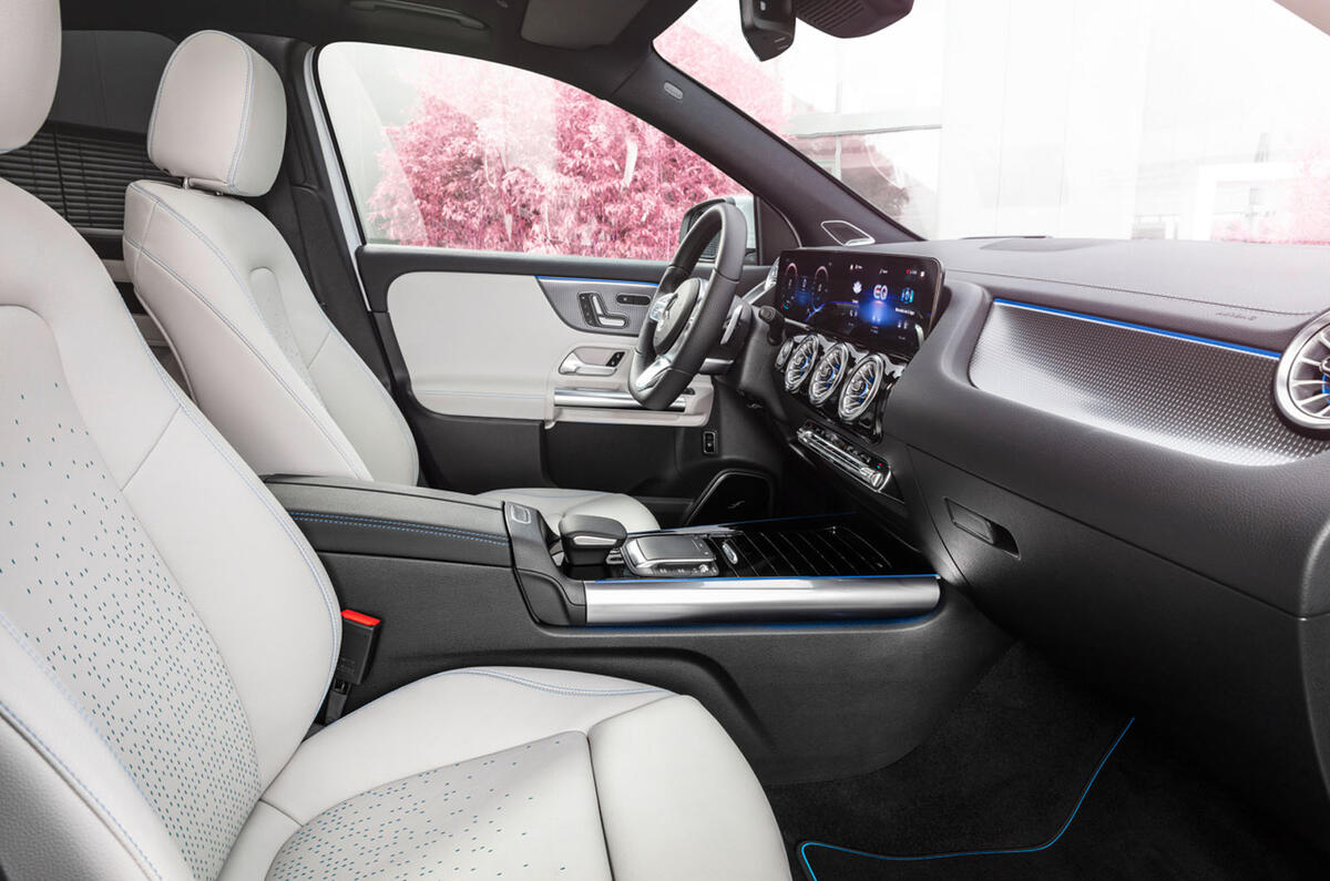 91 Mercedes Benz EQA official images cabin
