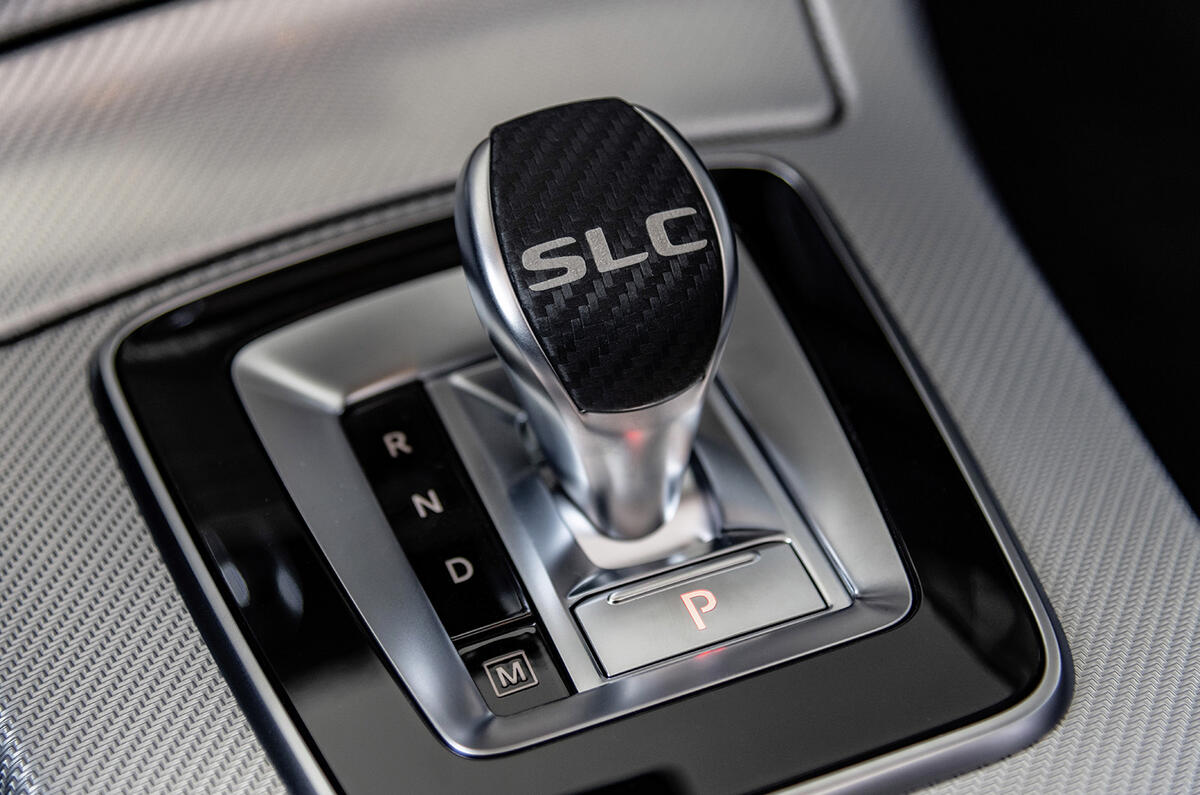 Mercedes-Benz SLC final edition official press - gearstick
