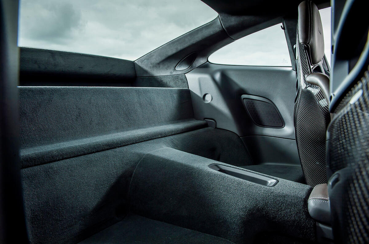 Porsche 911 R rear space