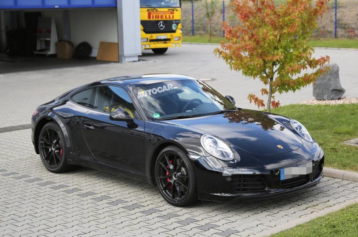 Porsche 911 hybrid spy picture