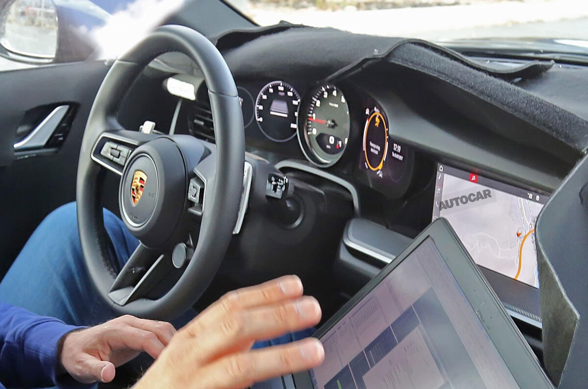 Porsche 911 interior sighting shows new digital cluster of 2019 car
