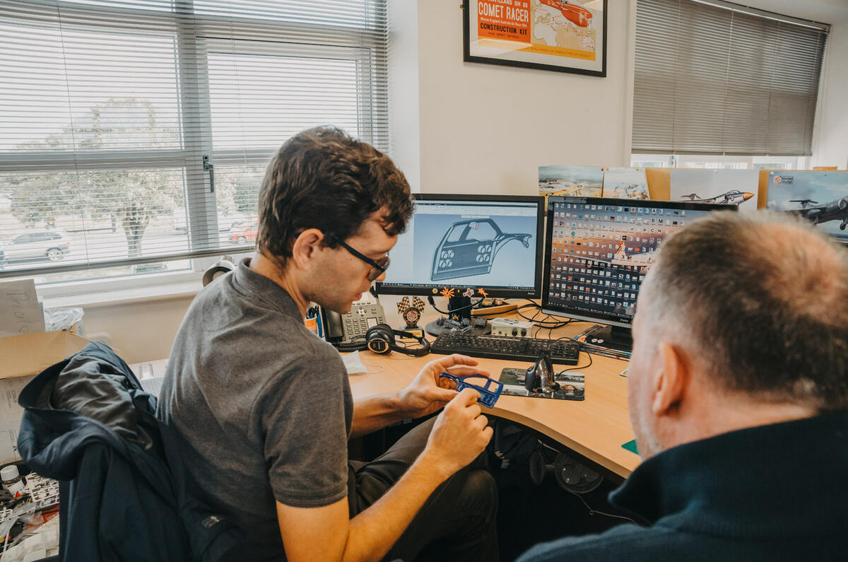 Let's stick together how Airfix builds its models Autocar