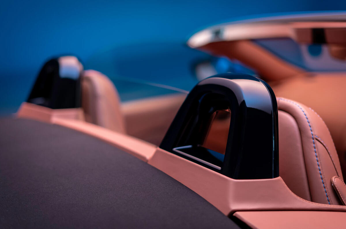 Aston Martin Vantage Roadster 2020 - official press images - seat backs