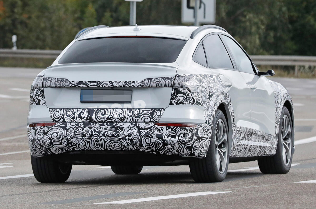 92 Audi E tron sportback 2022 facelift spies rear end