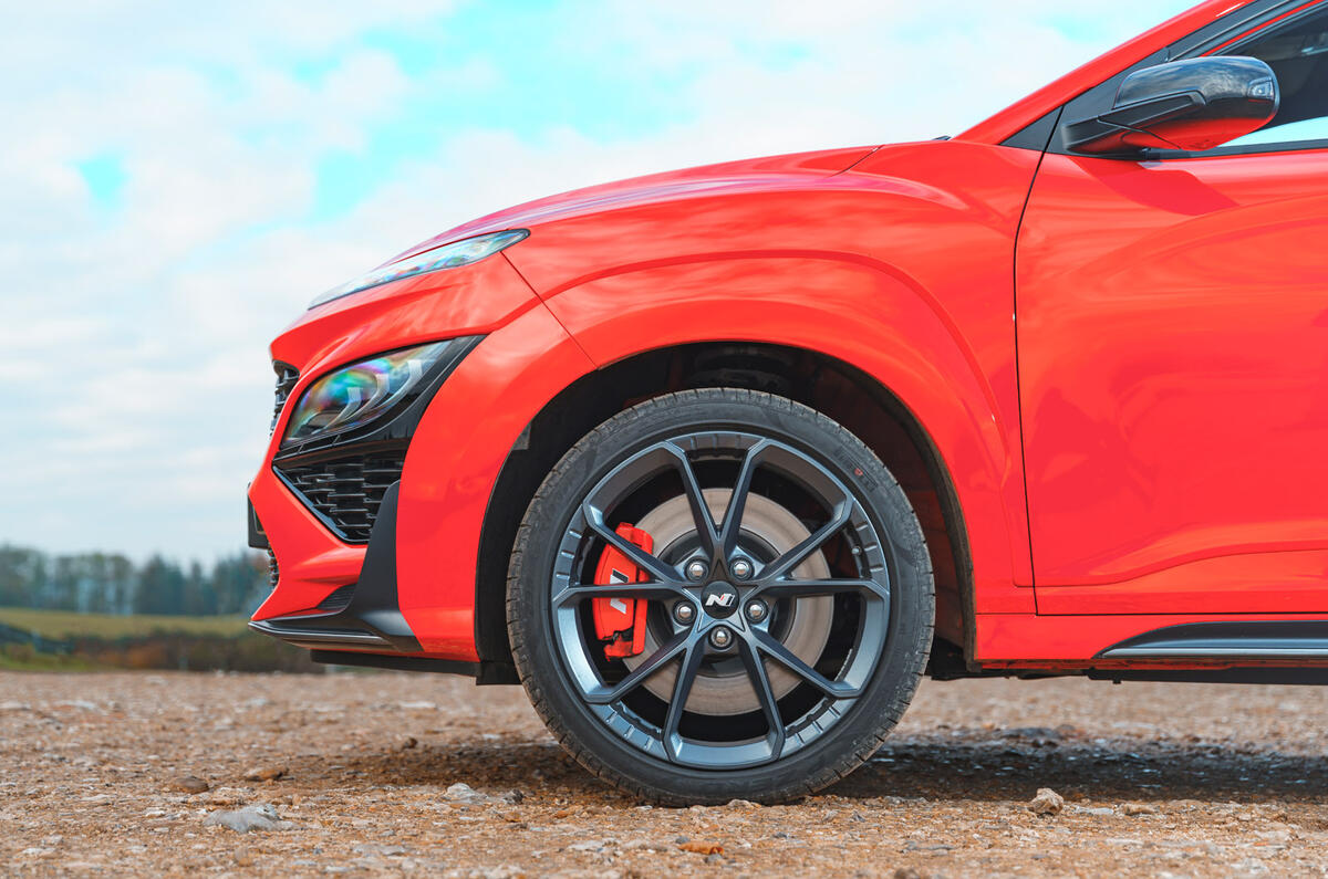 93 Cupra Formentor vs Hyundai Kona N 2022 Kona wheel