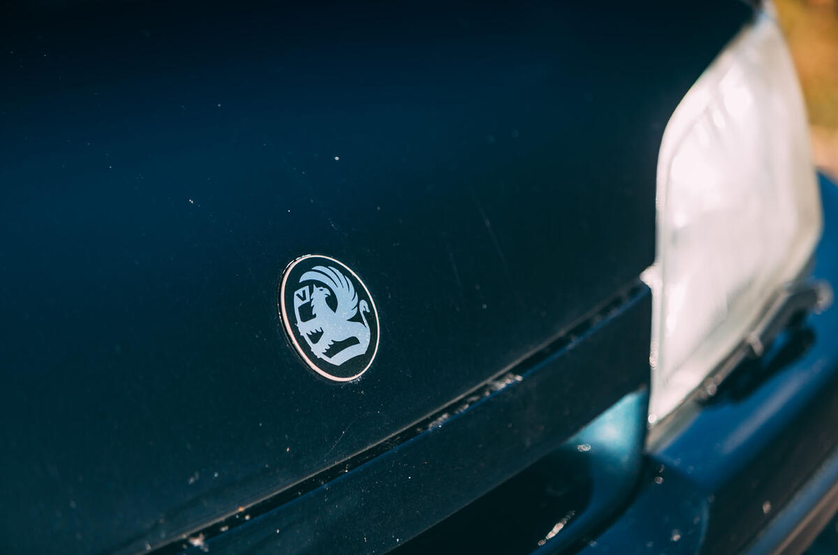 Lotus Carlton at 30 - nose badge
