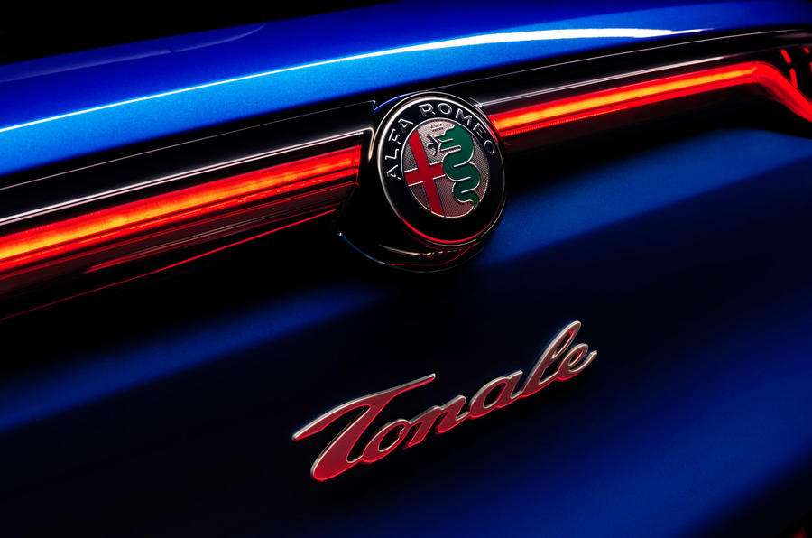 94 Alfa Romeo Tonale reveal 2022 rear badge