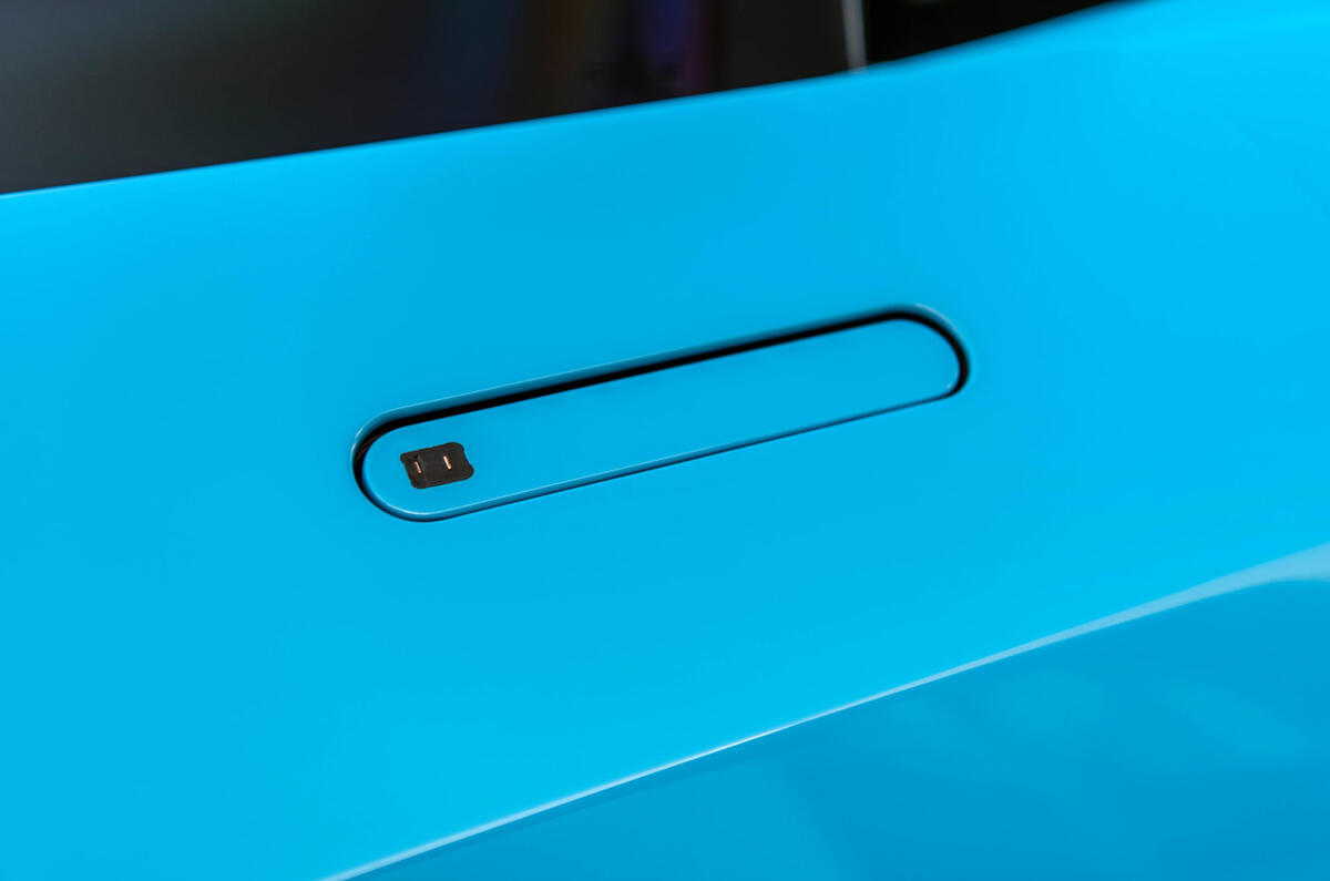 94 aston martin vantage armoured