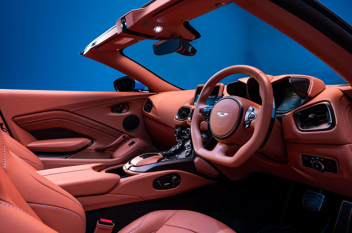 Aston Martin Vantage Roadster 2020 - official press images - interior