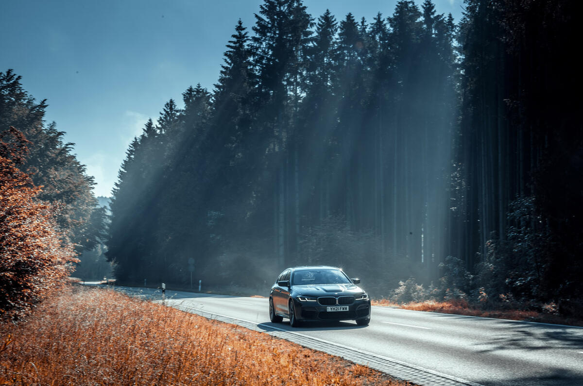 ربع جلویی 94 bmw m5 cs