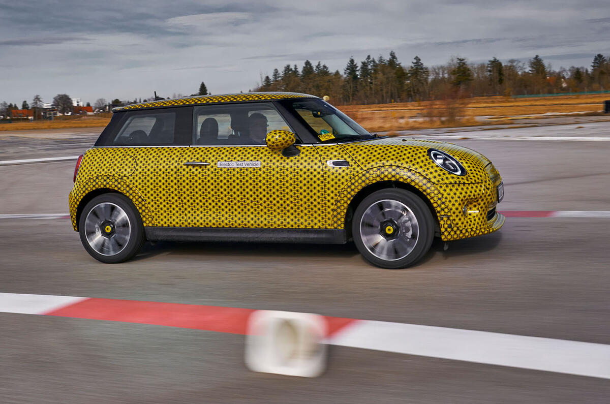 Mini Cooper Se 2019 Review First Drive Of Electric Mini