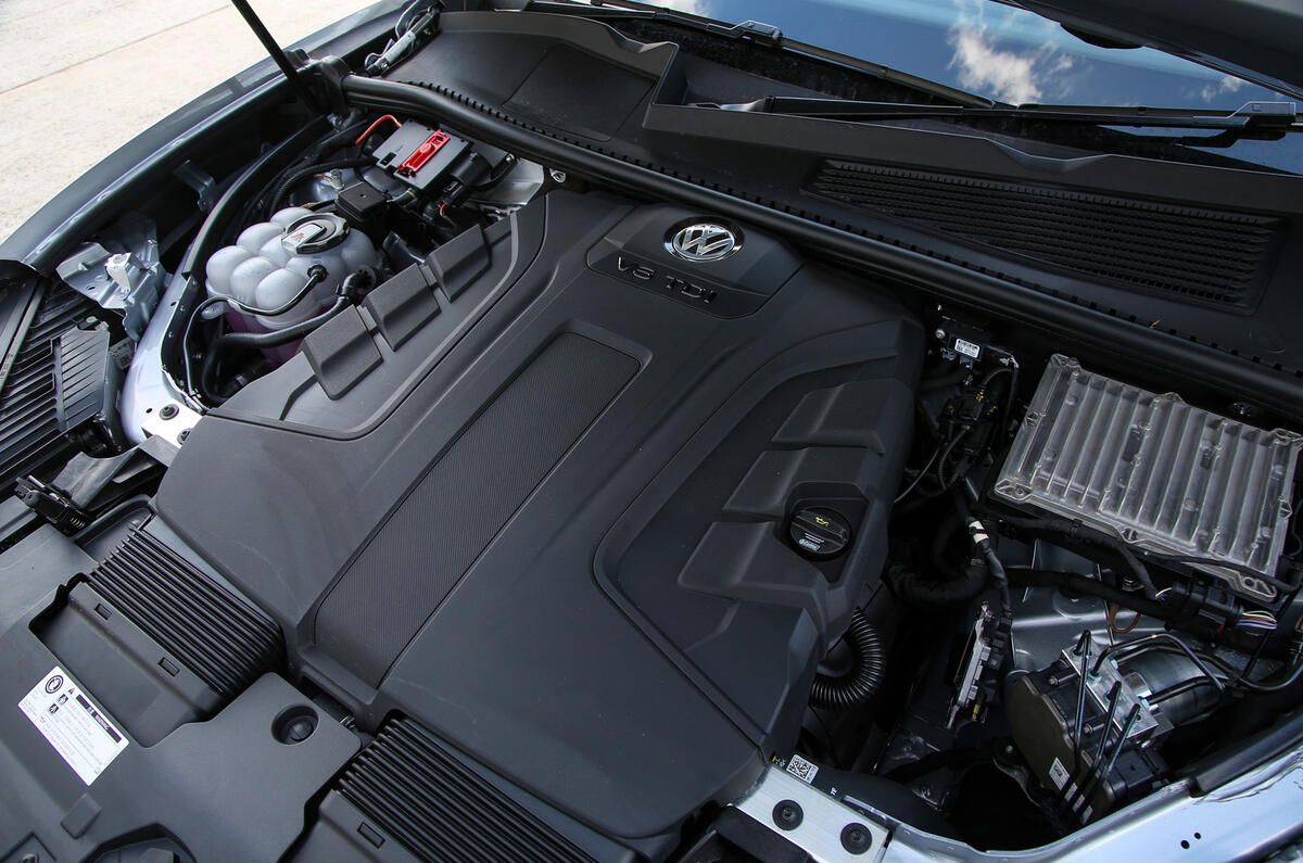 94 Volkswagen Touareg NNBG 2021 engine