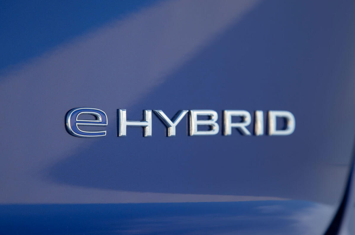 Volkswagen Touareg R 2020 official reveal images - hybrid badge