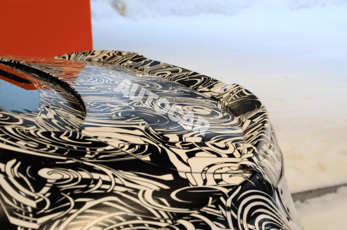 BMW 2 Series camouflage winter testing 2019 - spoiler