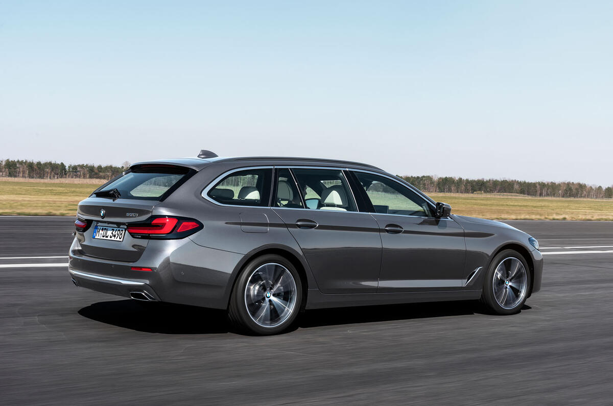 BMW 530i Touring 2020 facelift official images - tracking rear