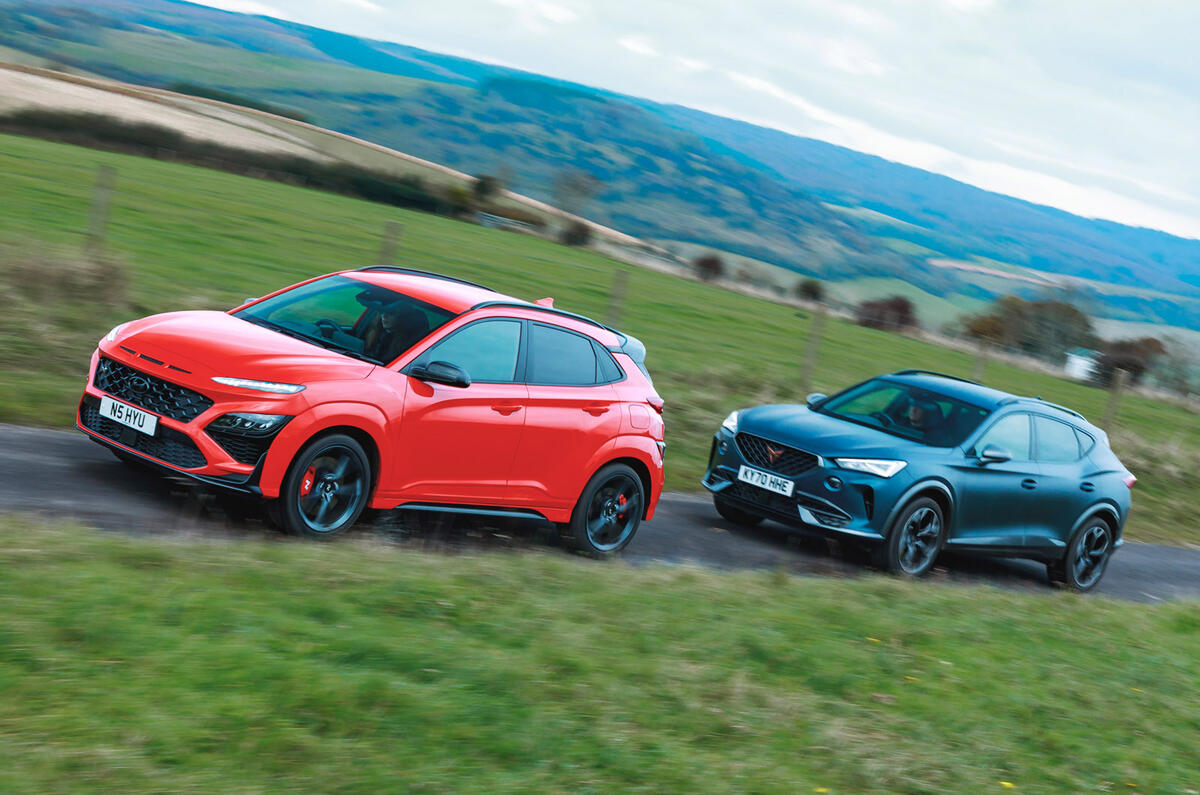 95 Cupra Formentor vs Hyundai Kona N 2022 convoy