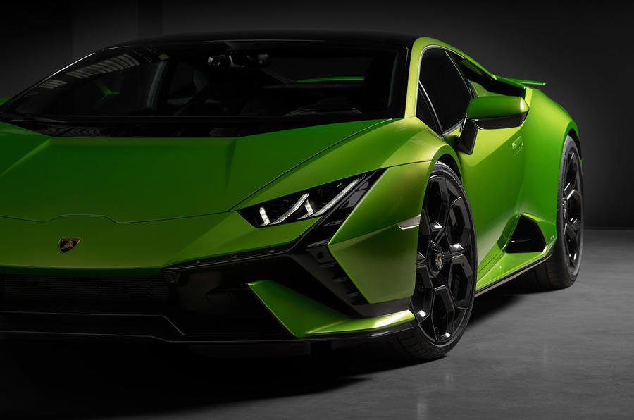 95 Lamborghini Huracan Technica 2022 official reveal studio headlights
