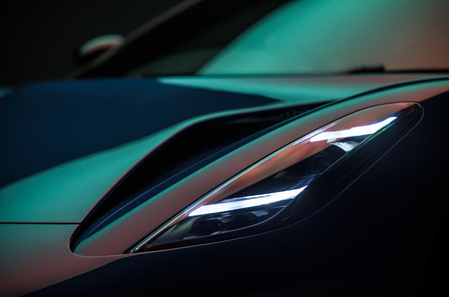 95 Lotus Emira 2021 reveal headlights