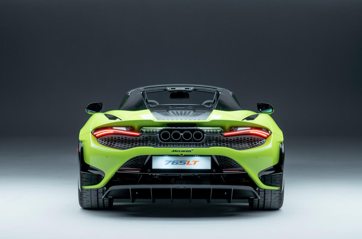 95 McLaren 765LT Spider Studio parte trasera