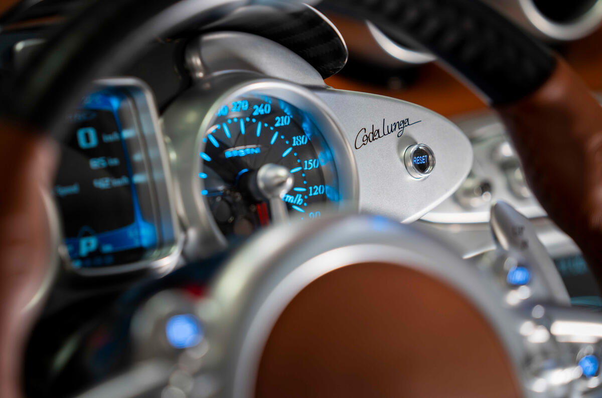 95 pagani huayra codalunga dashboard