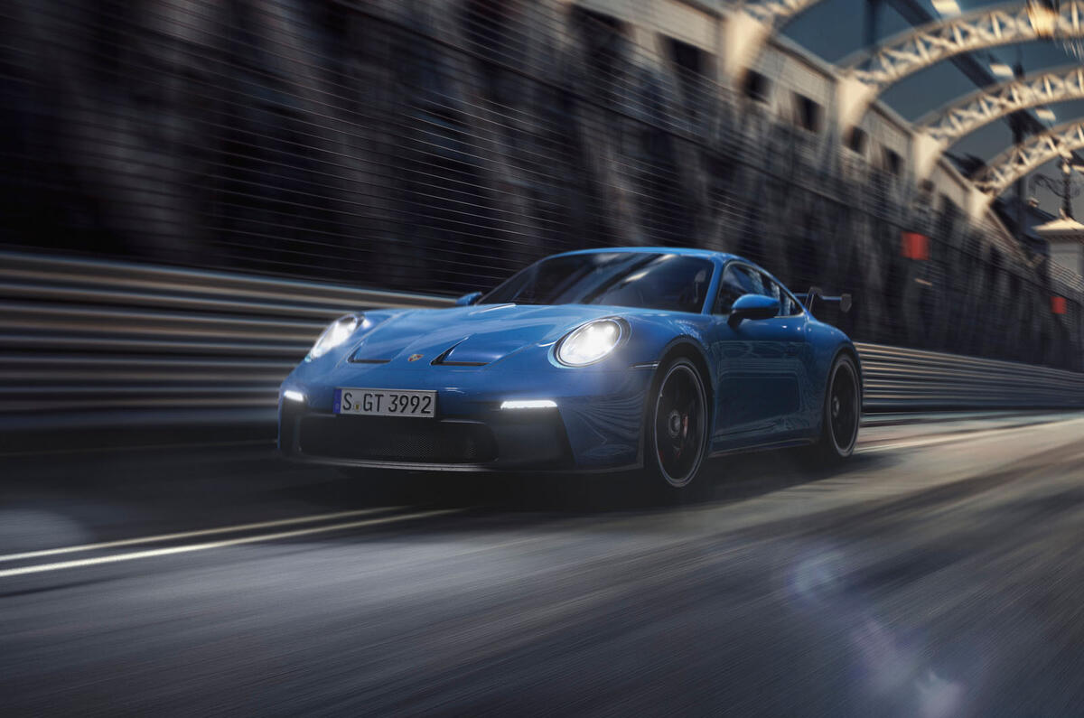 95-porsche-911-gt3-2021-official-images-night-front.jpg