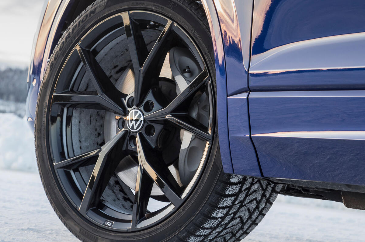 Volkswagen Touareg R 2020 official reveal images - alloy wheels